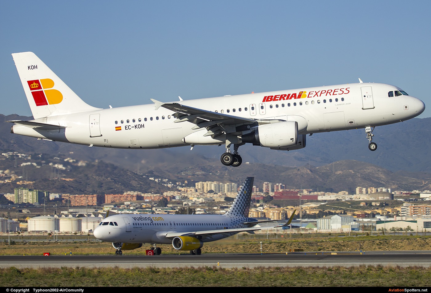 Iberia  -  A320  (EC-KOH) By Typhoon2002-AirComunity (AirComunity)