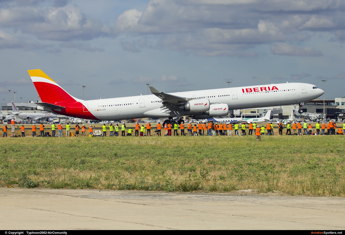 Iberia  -  A340-600  (EC-LEU) By Typhoon2002-AirComunity (AirComunity)