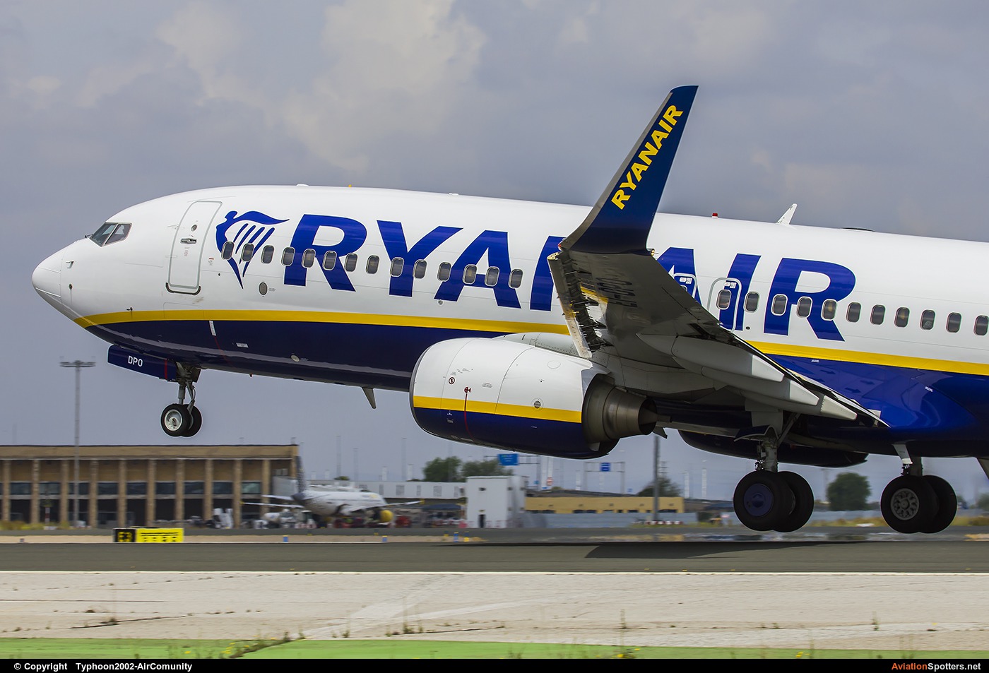 Ryanair  -  737-8AS  (EI-DPO) By Typhoon2002-AirComunity (AirComunity)