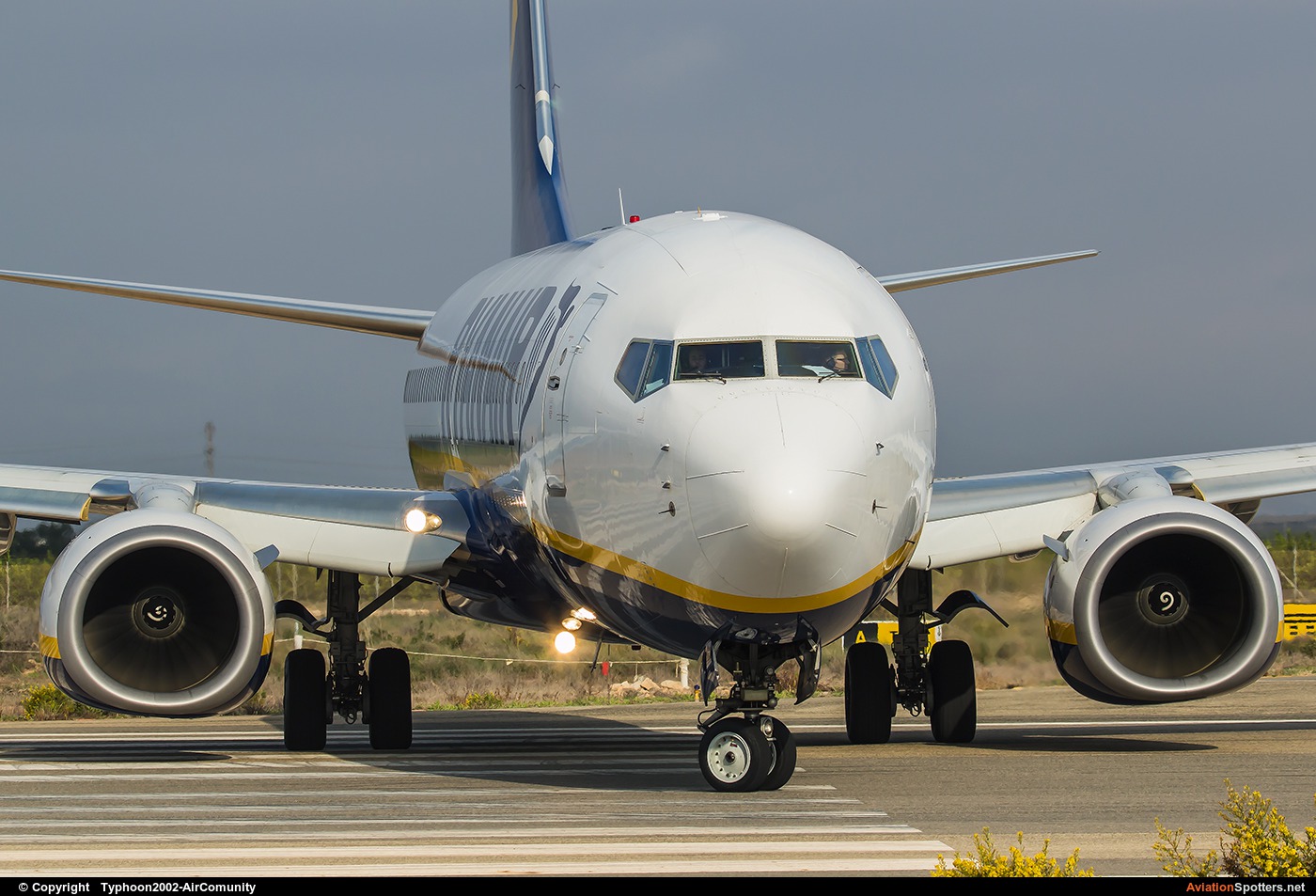 Ryanair  -  737-8AS  (EI-ENW) By Typhoon2002-AirComunity (AirComunity)
