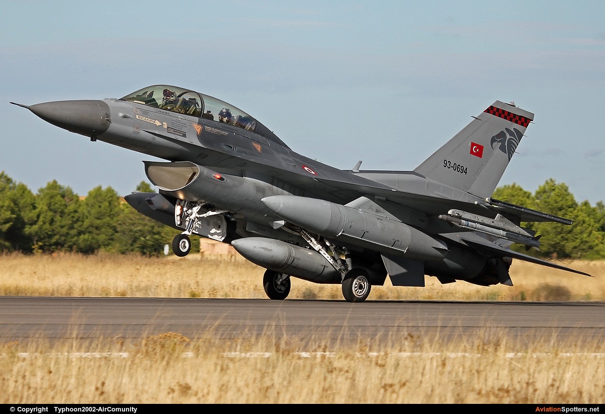 Turkey - Air Force  -  F-16D Fighting Falcon  (93-0694) By Typhoon2002-AirComunity (AirComunity)