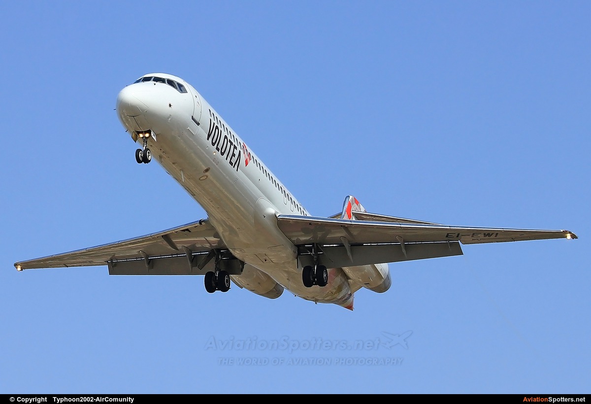 Volotea Airlines  -  717  (EI-EWI) By Typhoon2002-AirComunity (AirComunity)