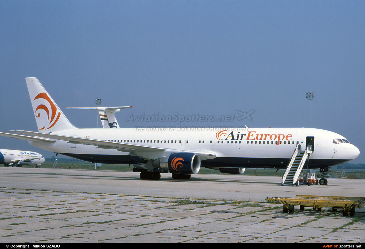 Air Europe  -  767-300  (I-AEIY) By Miklos SZABO (mehesz)
