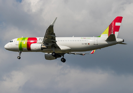 Airbus - A320-214 (CS-TNR) - Rozgonyi Cecília