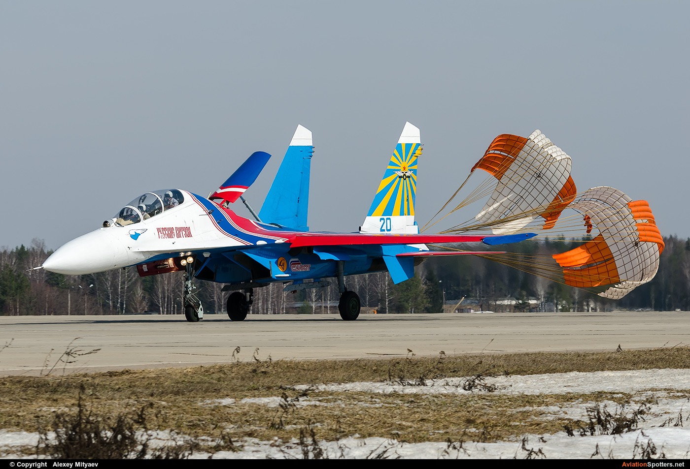 Russia - Air Force : Russian Knights  -  Su-27UB  (20 BLUE) By Alexey Mityaev (Alexey Mityaev)