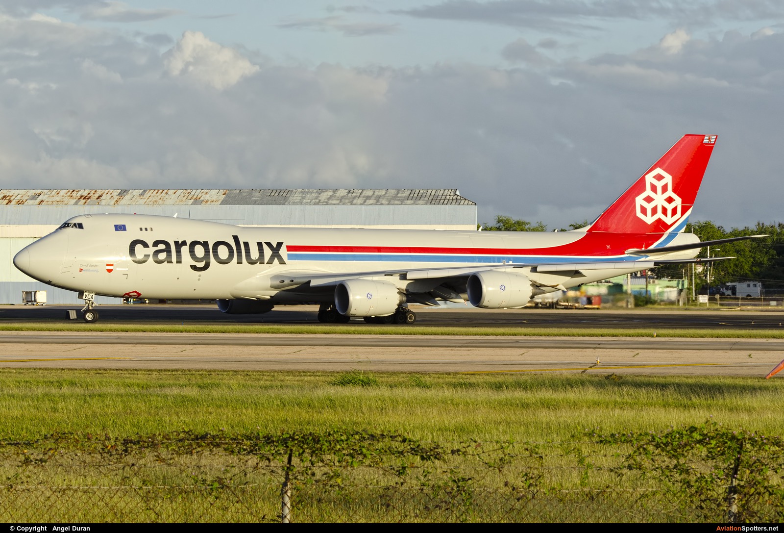 Cargolux  -  747-8R7F  (LX-VCA) By Angel Duran (angelprps)