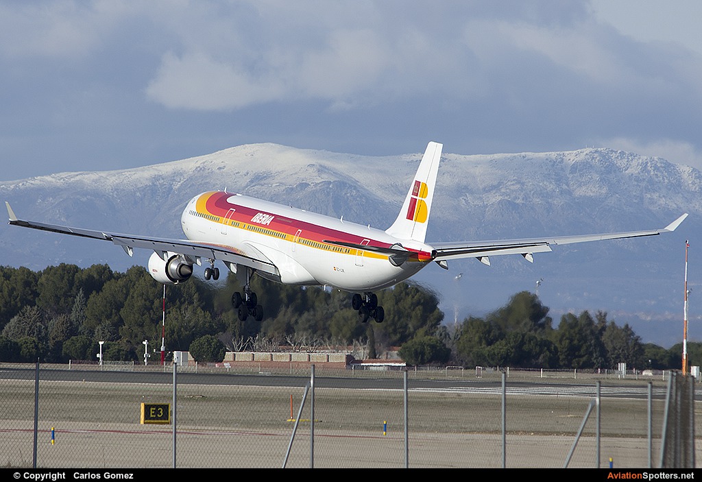 Iberia  -  A330-300  (EC-LUK) By Carlos Gomez (Echocharlie)