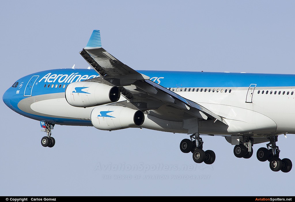 Aerolineas Argentinas  -  A340-300  (LV-CSF) By Carlos Gomez (Echocharlie)