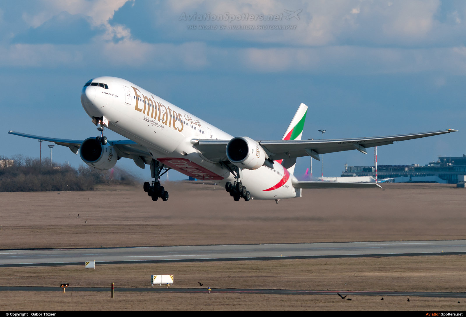 Emirates Airlines  -  777-300  (A6-EMT) By Gábor Tőzsér (tizsi85)
