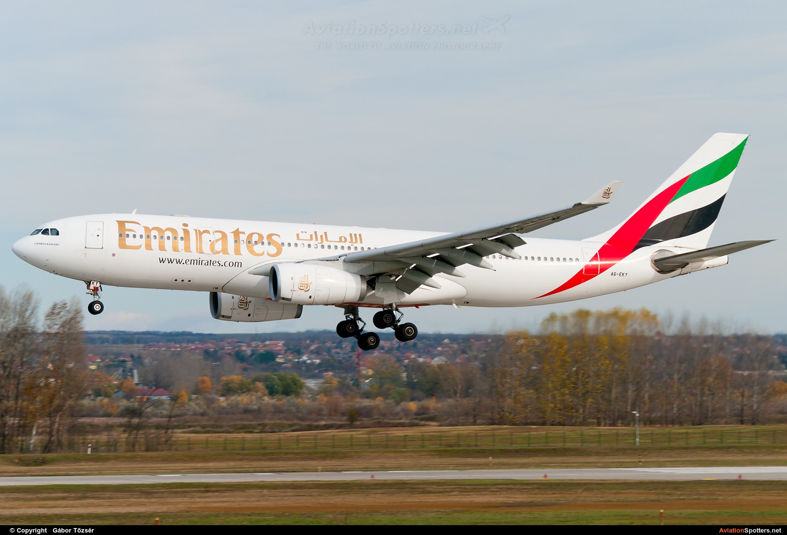 Emirates Airlines  -  A330-200  (A6-EKY) By Gábor Tőzsér (tizsi85)