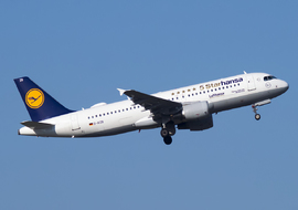 Airbus - A320-214 (D-AIZB) - greclev