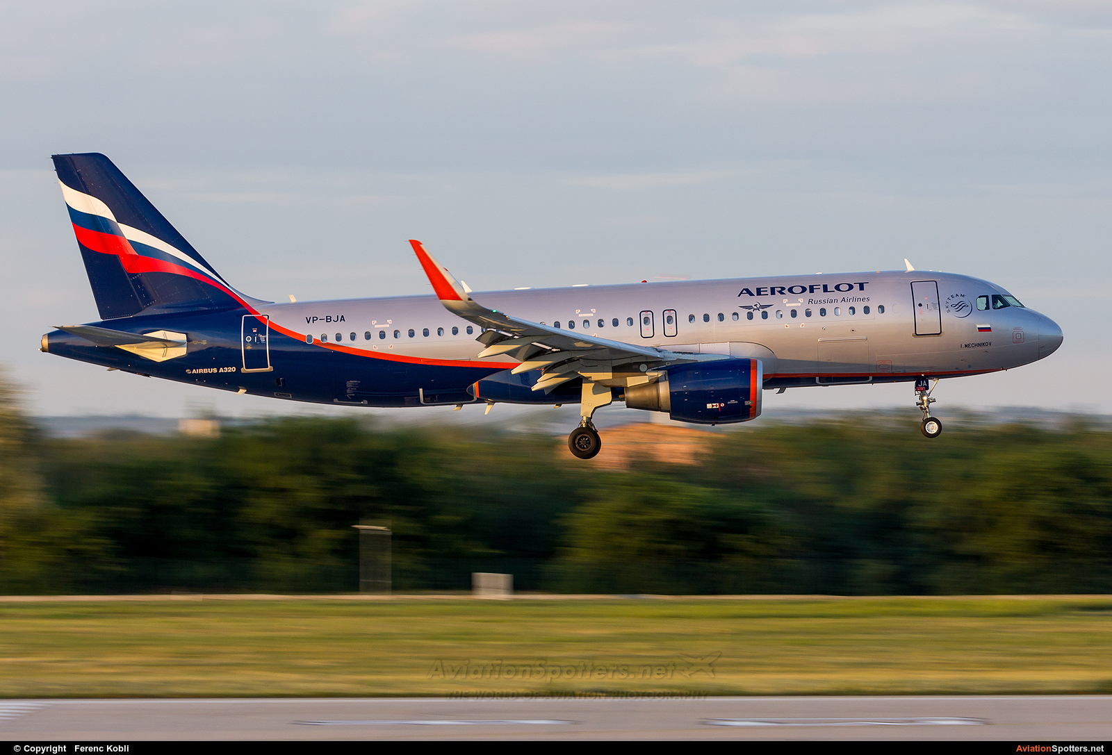 Aeroflot  -  A320-214  (VP-BJA) By Ferenc Kobli (kisocsike)