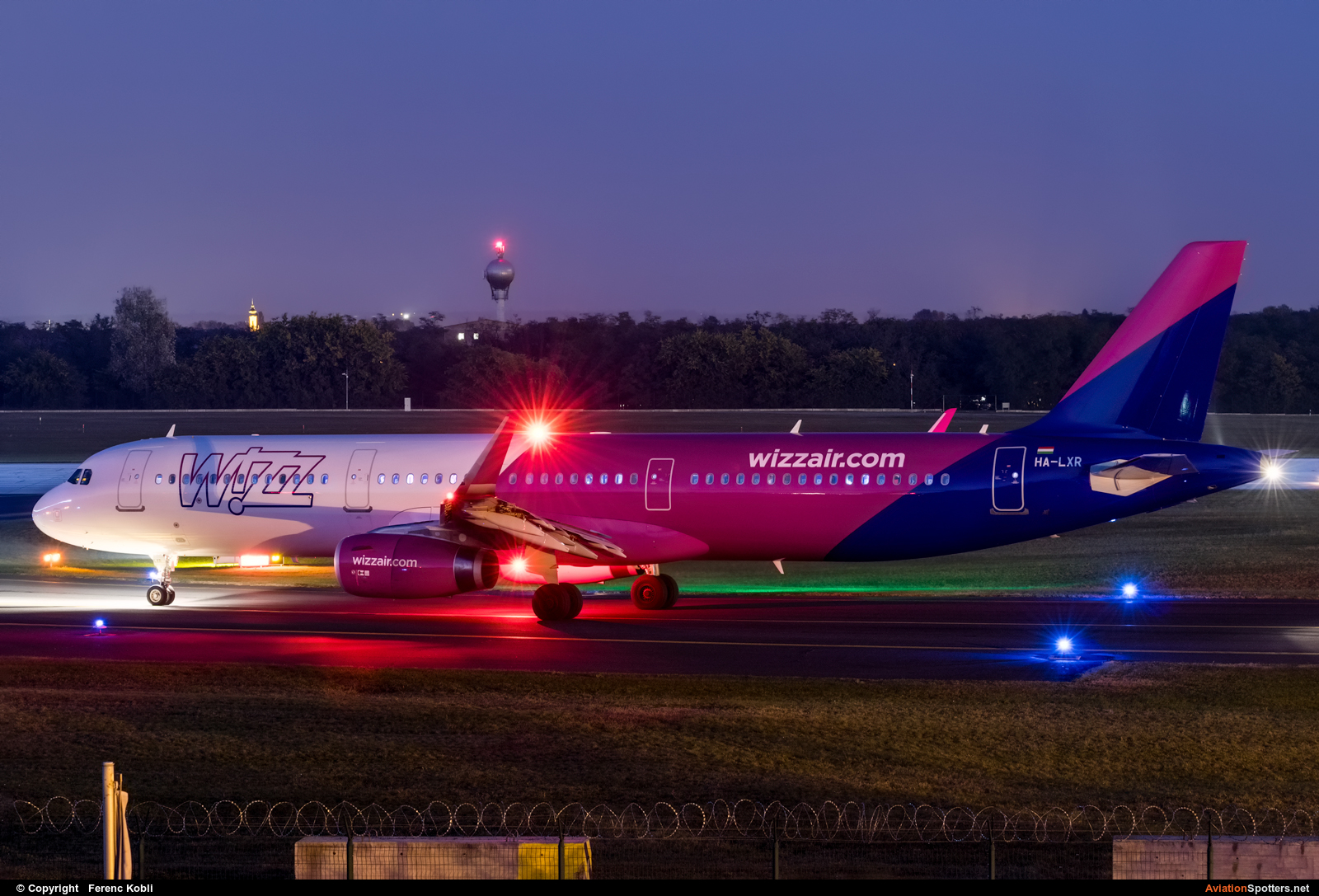 Wizz Air  -  A321-231  (HA-LXR) By Ferenc Kobli (kisocsike)