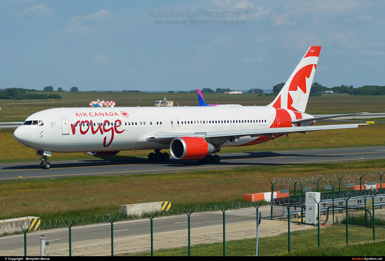 Air Canada Rouge  -  767-300ER  (C-GDUZ) By Menyhért Bence (hadesdras91)