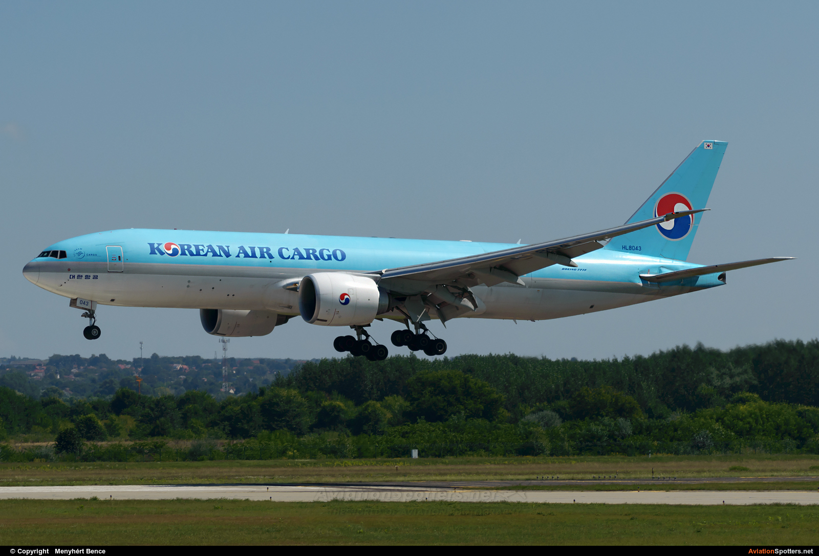 Korean Air Cargo  -  777-FB5  (HL-8043) By Menyhért Bence (hadesdras91)