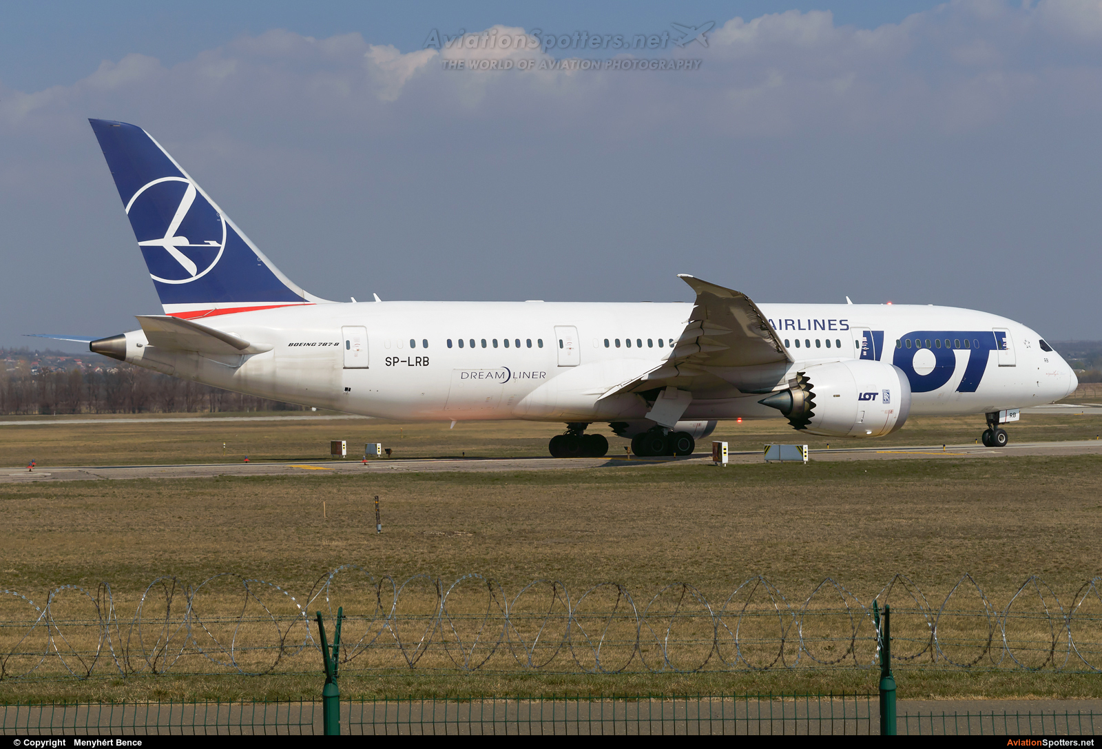 LOT - Polish Airlines  -  787-8 Dreamliner  (SP-LRB) By Menyhért Bence (hadesdras91)