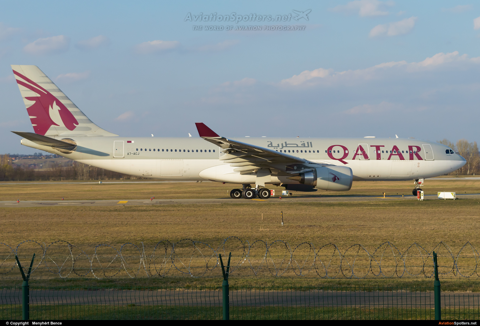 Qatar Airways  -  A330-200  (A7-ACJ) By Menyhért Bence (hadesdras91)