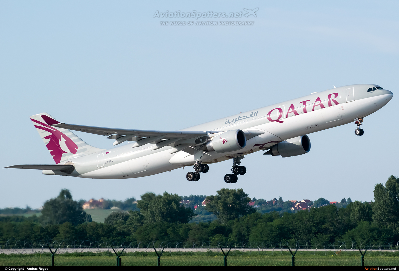 Qatar Airways  -  A330-300  (A7-AEC) By Andras Regos (regos)