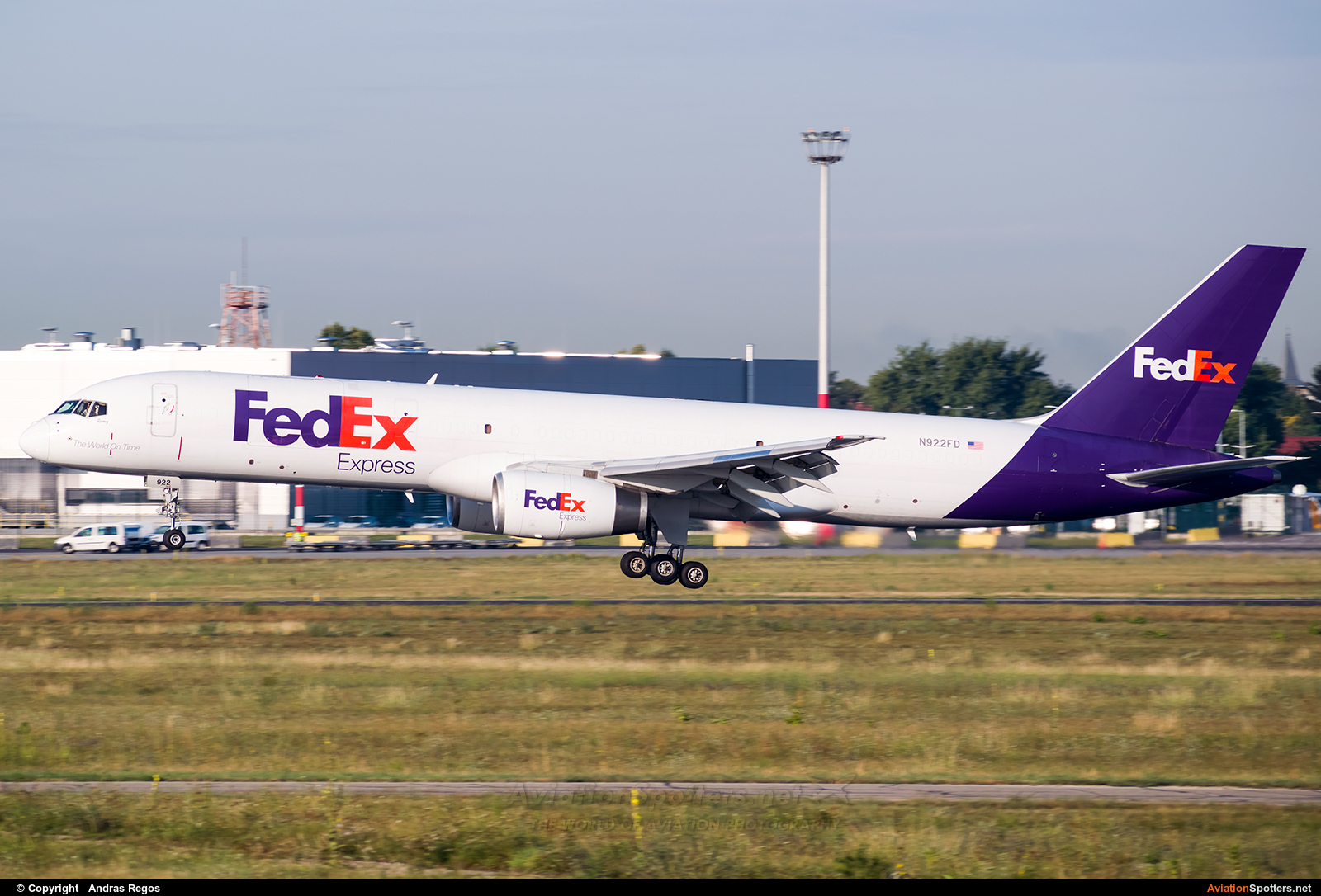FedEx Federal Express  -  757-23A  (N922FD) By Andras Regos (regos)