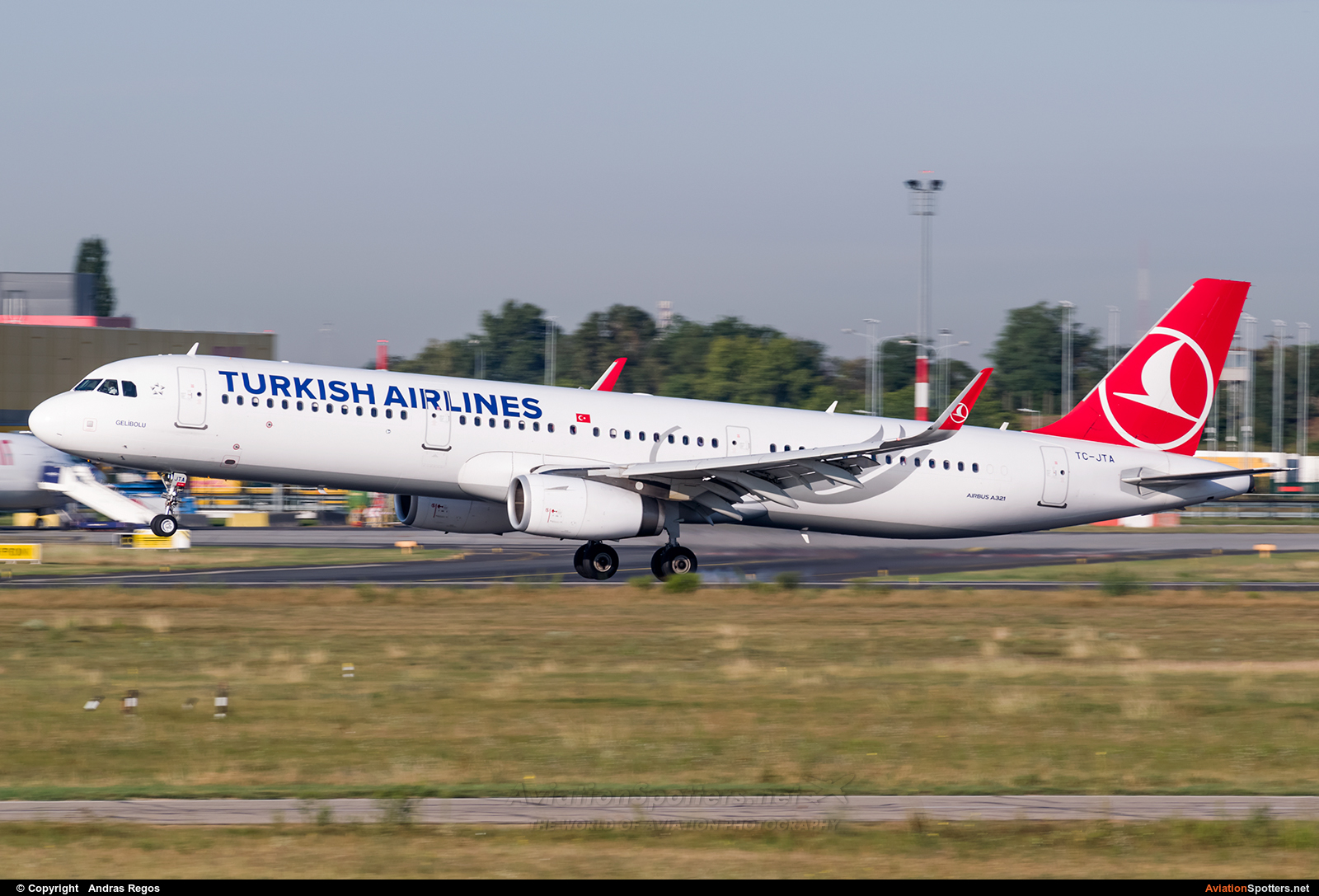 Turkish Airlines  -  A321-231  (TC-JTA) By Andras Regos (regos)