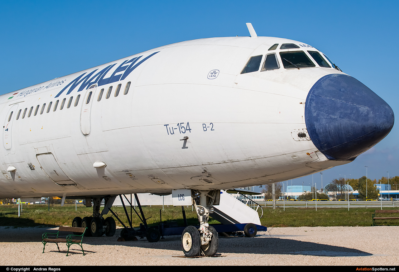   Tu-154B  (HA-LCG) By Andras Regos (regos)