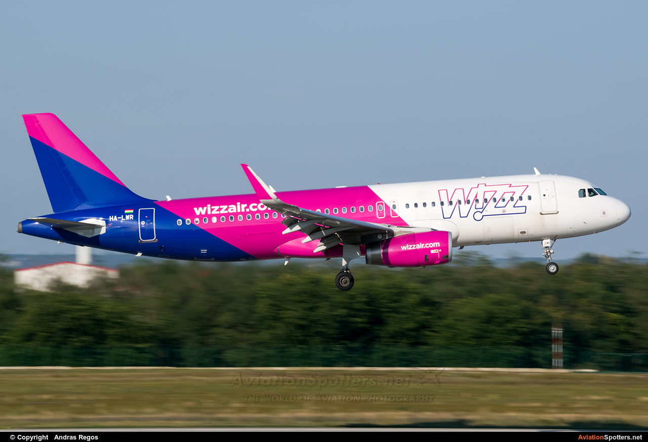 Wizz Air  -  A320-232  (HA-LWR) By Andras Regos (regos)