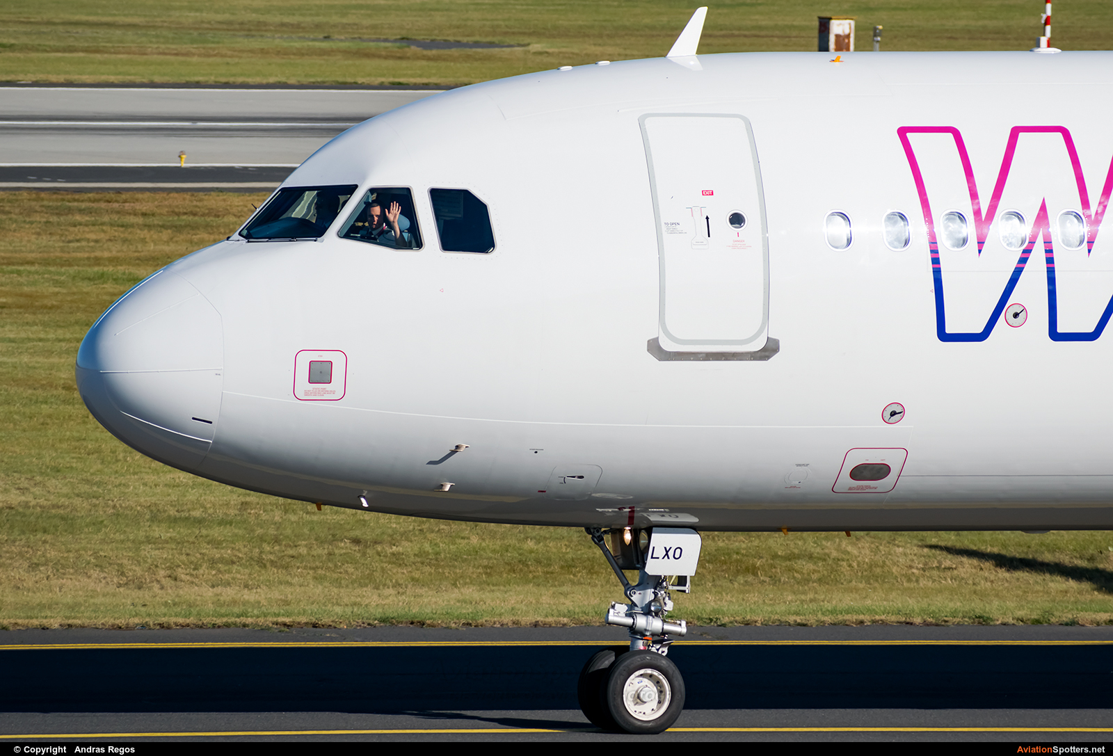 Wizz Air  -  A321-231  (HA-LXO) By Andras Regos (regos)