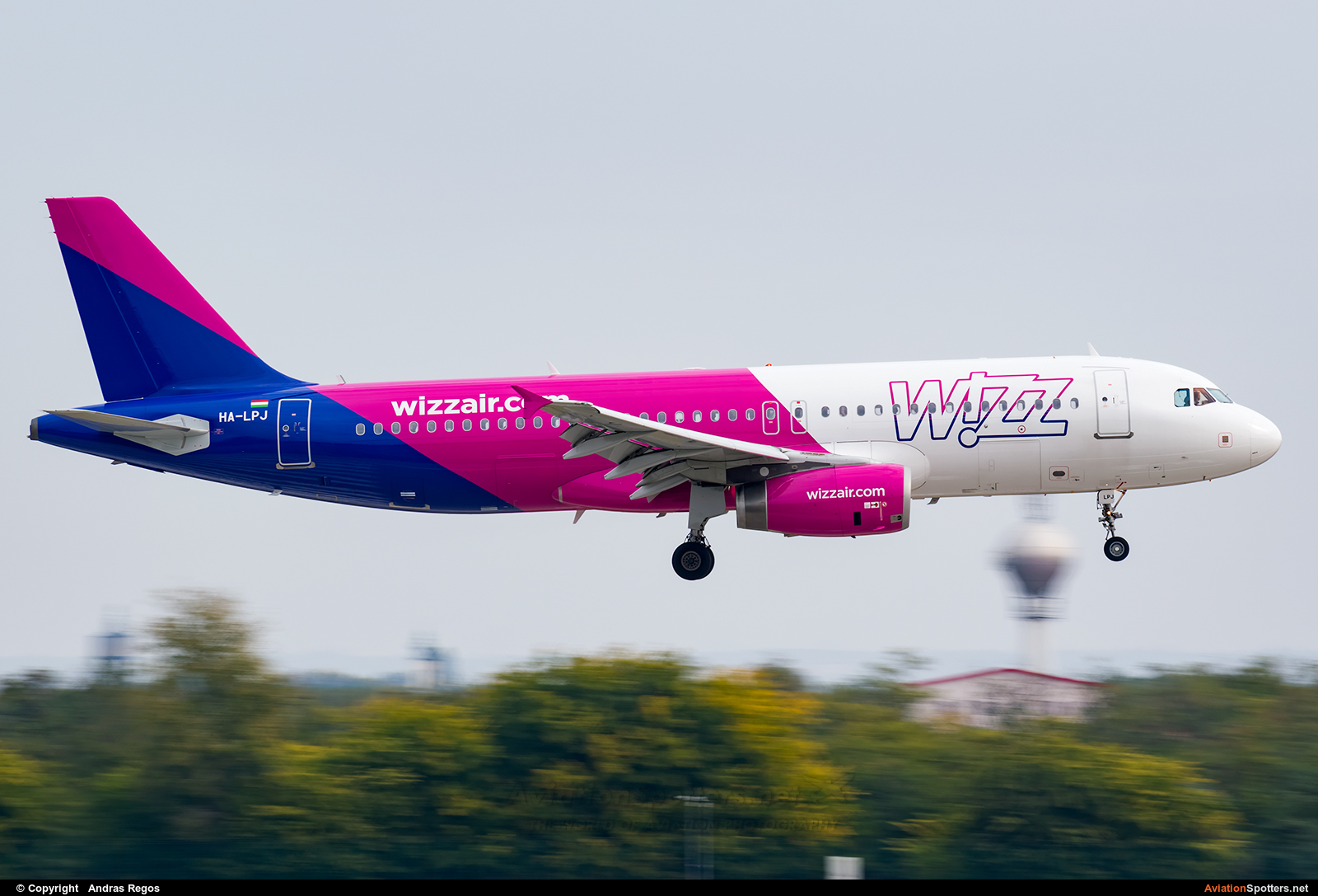 Wizz Air  -  A320-232  (HA-LPJ) By Andras Regos (regos)