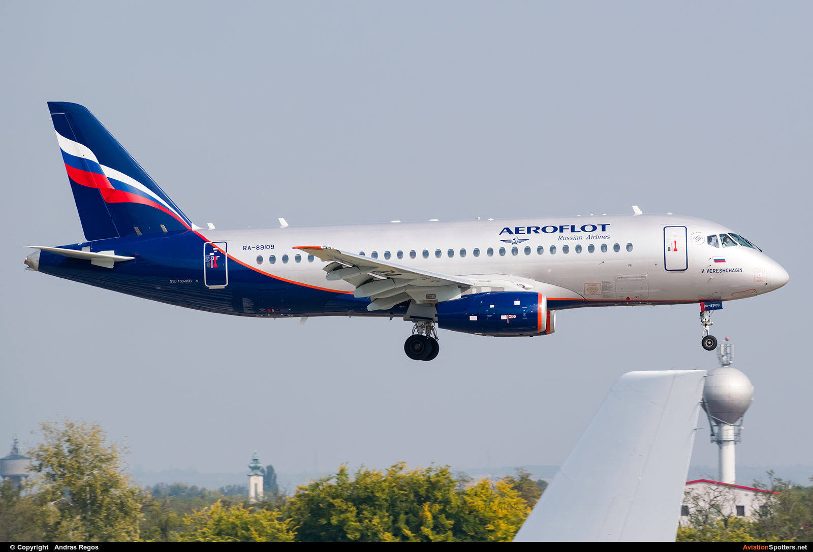 Aeroflot  -  Superjet 100  (RA-89109) By Andras Regos (regos)