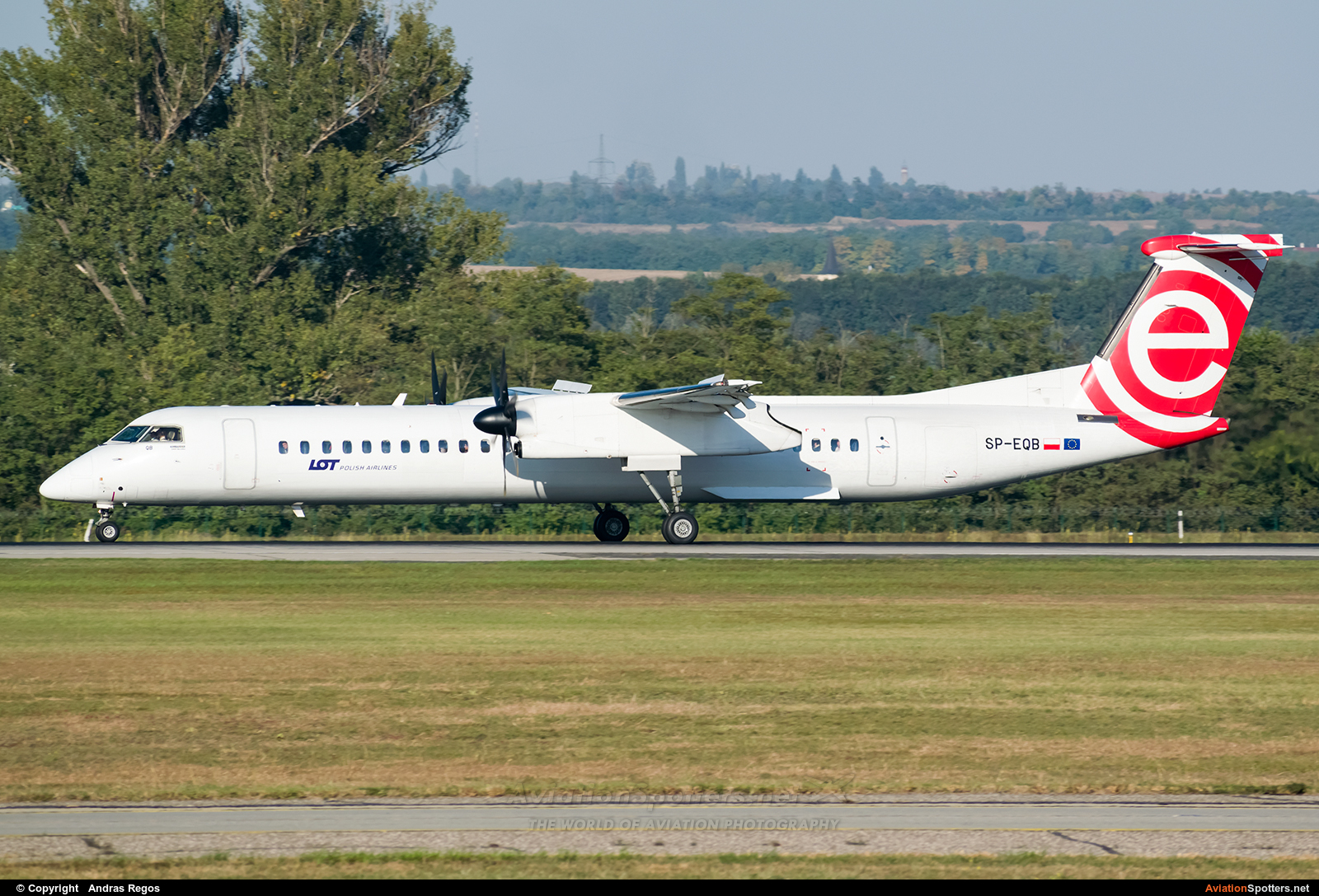 LOT - Polish Airlines  -  DHC-8-400Q Dash 8  (SP-EQB) By Andras Regos (regos)