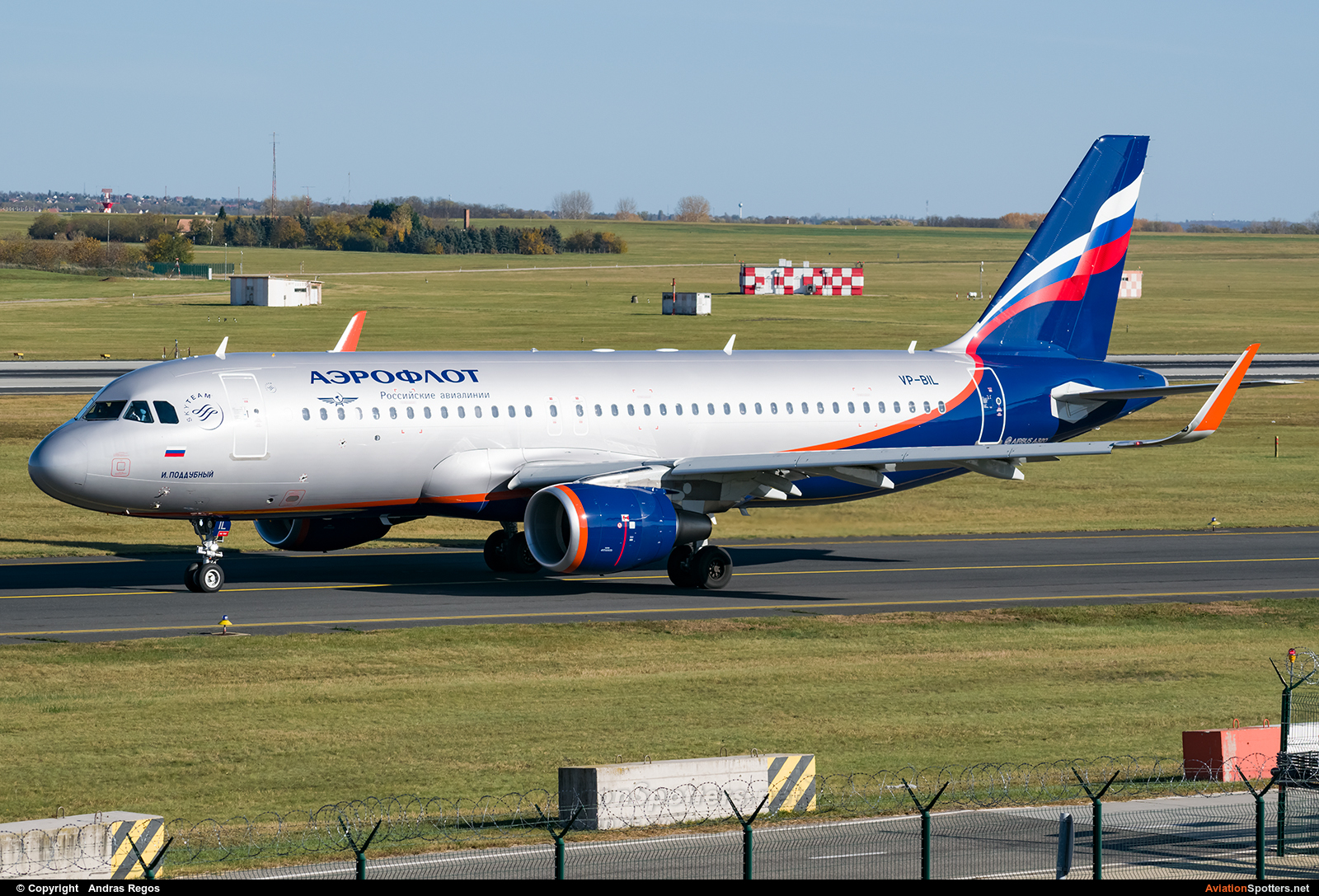 Aeroflot  -  A320-214  (VP-BIL) By Andras Regos (regos)