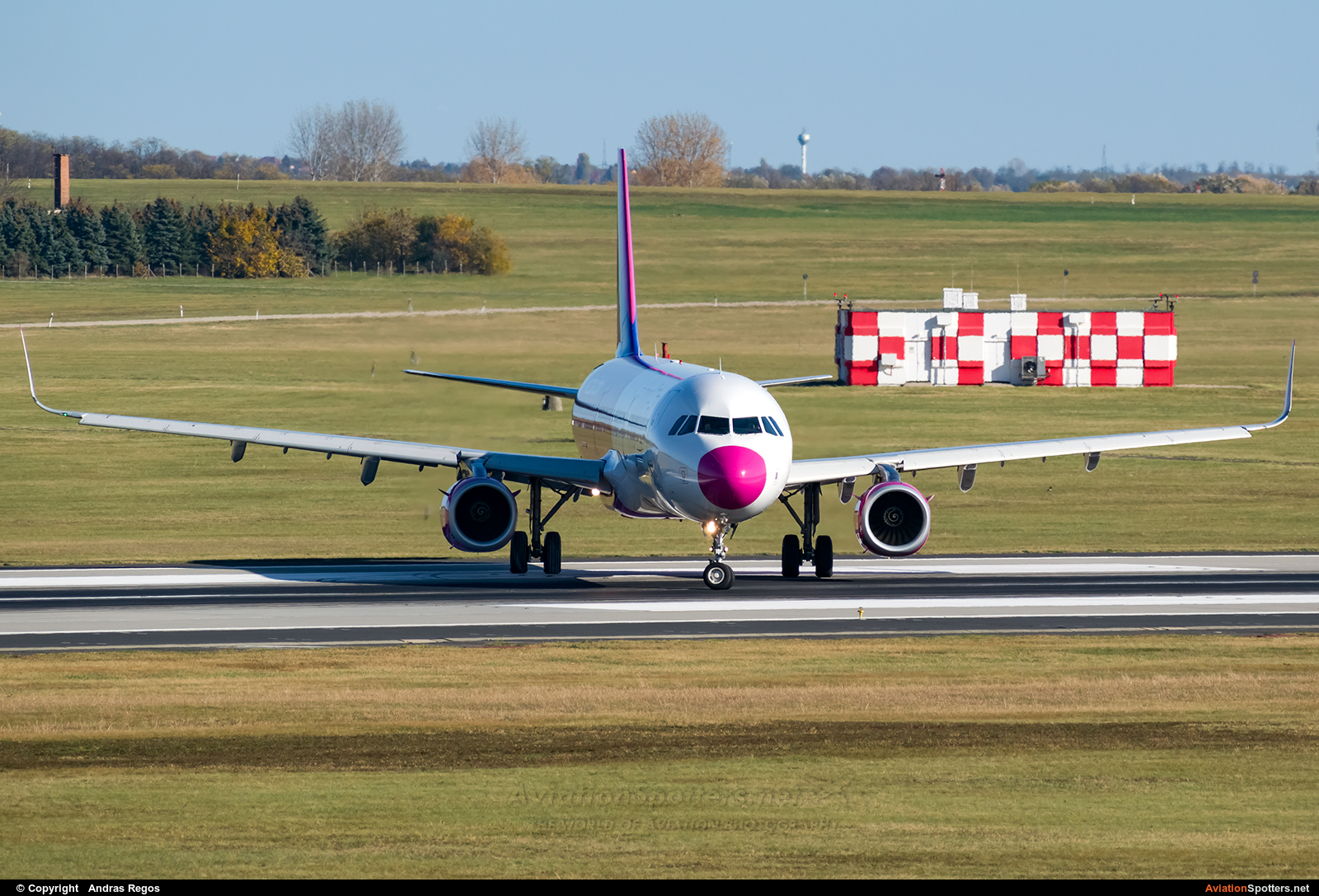 Wizz Air  -  A321-231  (HA-LXH) By Andras Regos (regos)