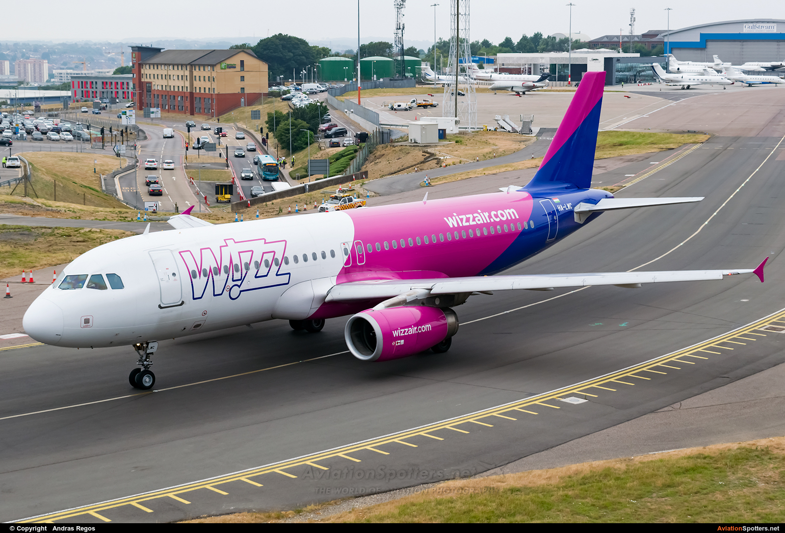 Wizz Air  -  A320  (HA-LWC) By Andras Regos (regos)