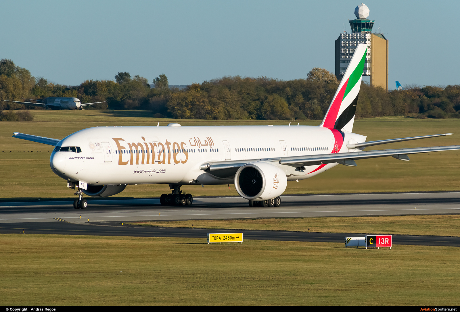 Emirates Airlines  -  777-300ER  (A6-ENO) By Andras Regos (regos)
