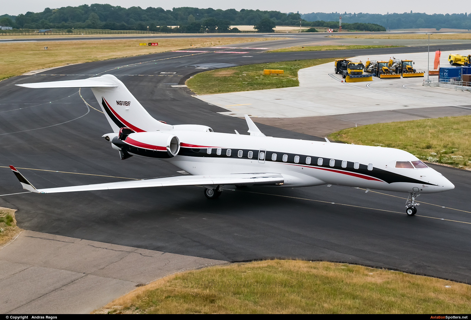 Private  -  BD-700-1A11 Global 6000  (N611BF) By Andras Regos (regos)