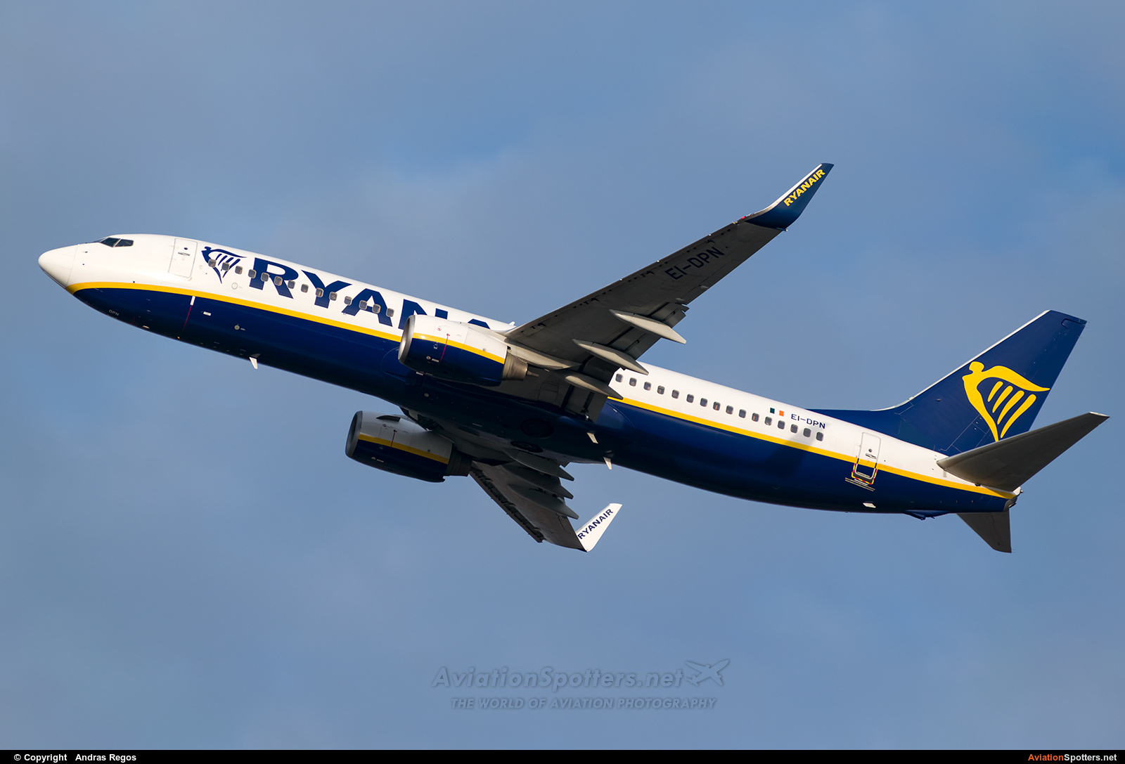 Ryanair  -  737-8AS  (EI-DPN) By Andras Regos (regos)
