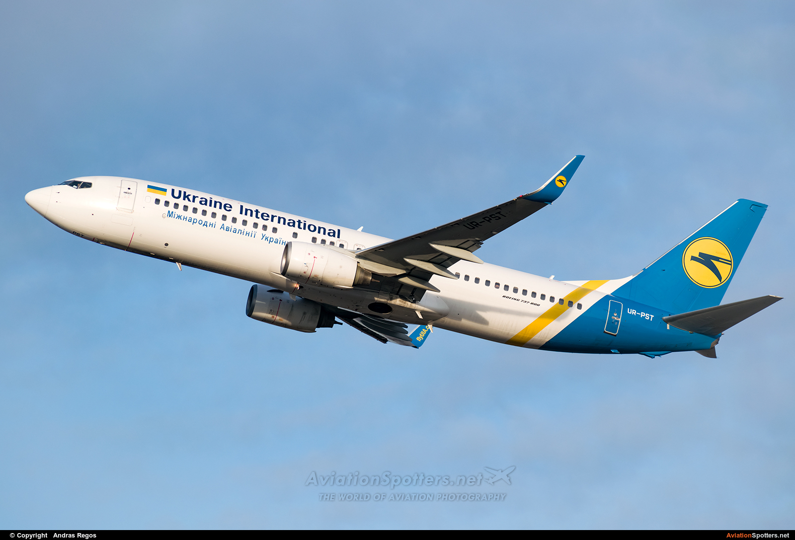 Ukraine International Airlines  -  737-800  (UR-PST) By Andras Regos (regos)