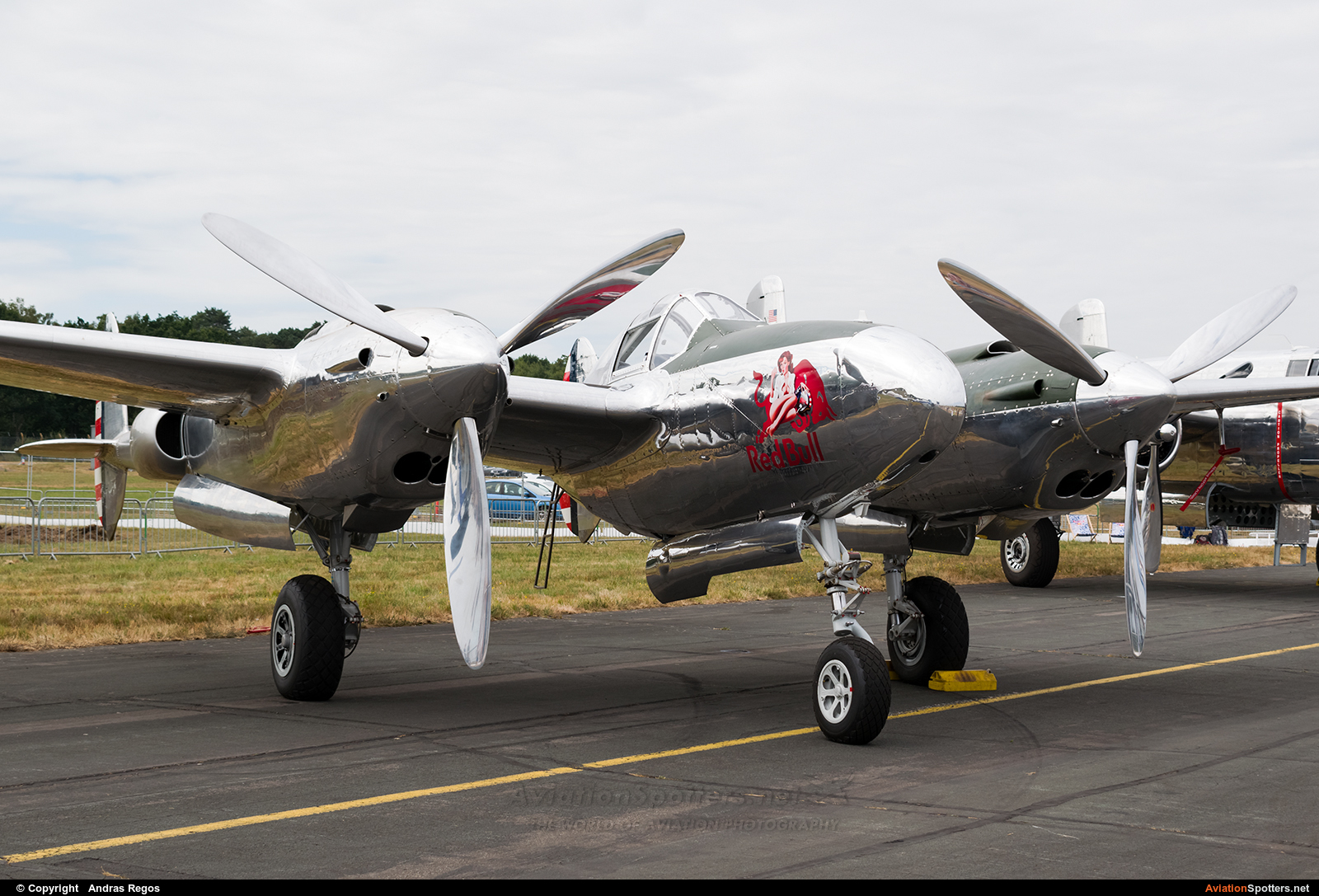 The Flying Bulls  -  P-38 Lightning  (N25Y) By Andras Regos (regos)