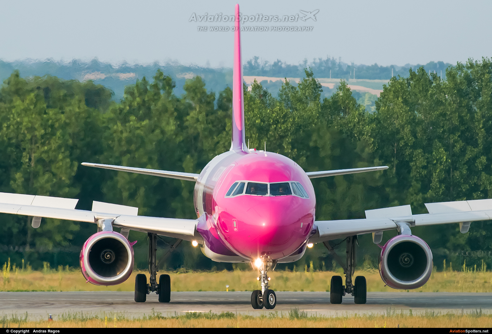 Wizz Air  -  A320-232  (HA-LWZ) By Andras Regos (regos)