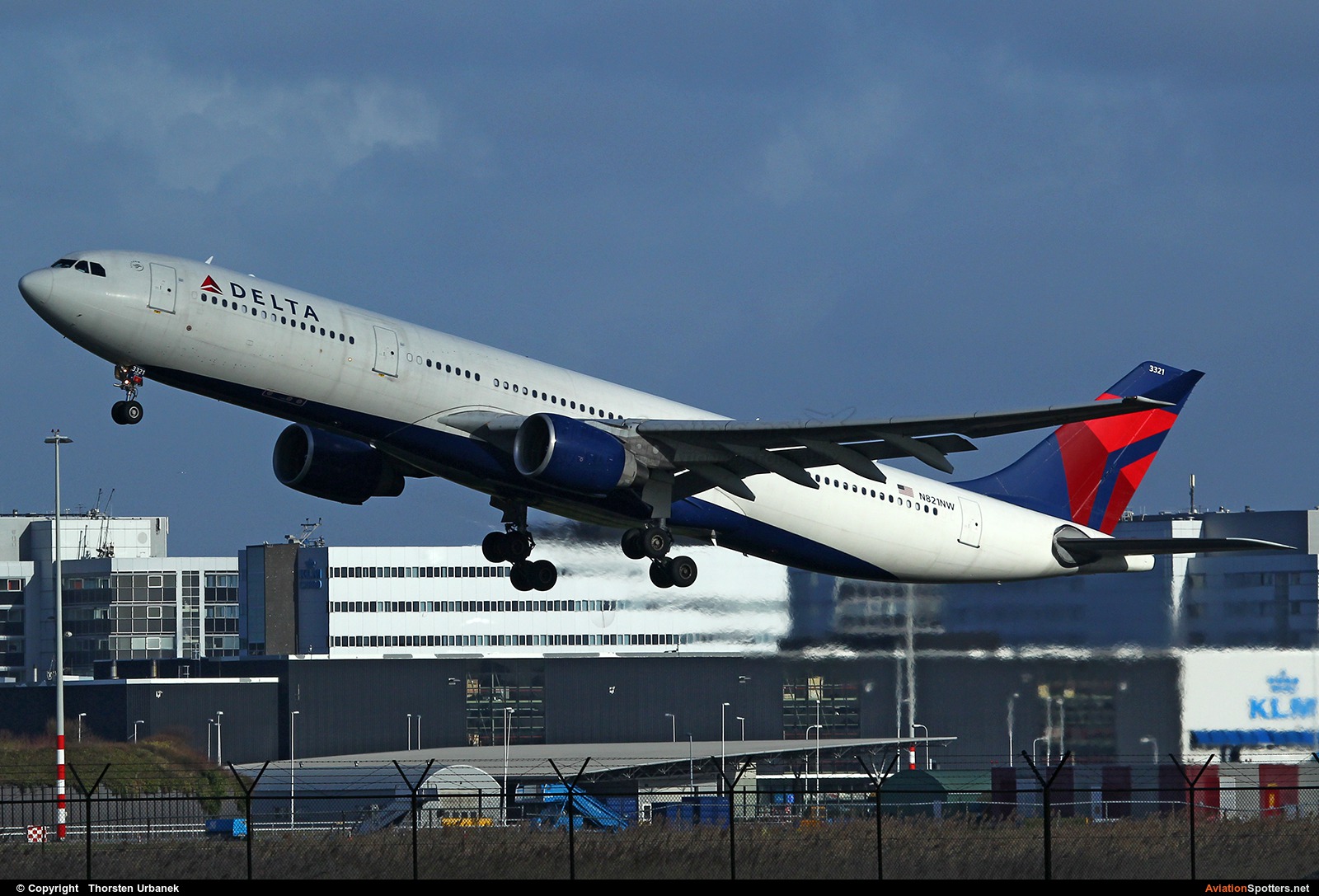 Delta Air Lines  -  A330-200  (N821NW) By Thorsten Urbanek (toto1973)