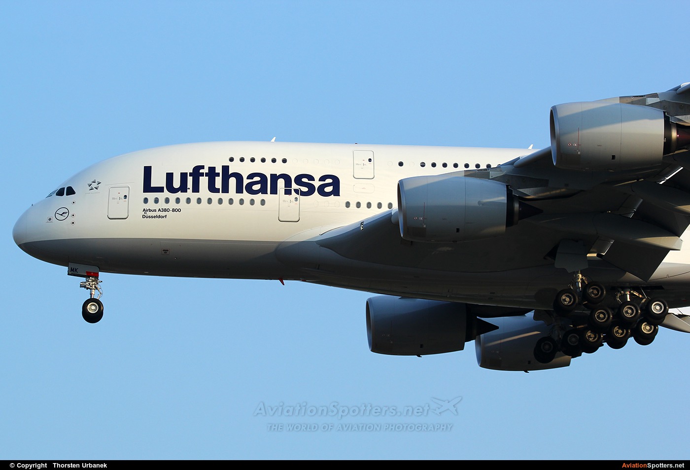 Lufthansa  -  A380  (D-AIKM) By Thorsten Urbanek (toto1973)
