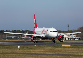 Airbus - A320-214 (D-ABNE) - Digdis