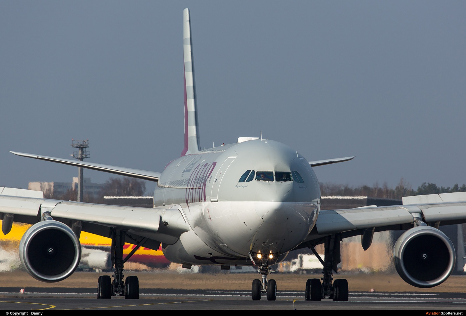 Qatar Airways  -  A330-300  (A7-AEE) By Danny (Digdis)