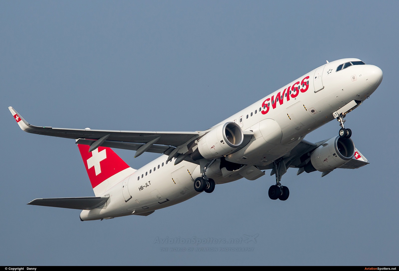 Swiss Airlines  -  A320-214  (HB-JLT) By Danny (Digdis)