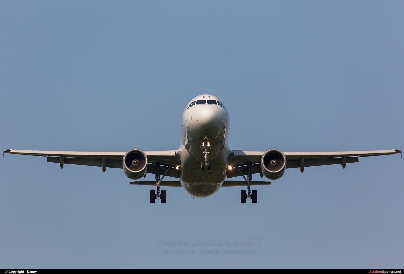 Austrian Airlines  -  A320  (OE-LBX) By Danny (Digdis)