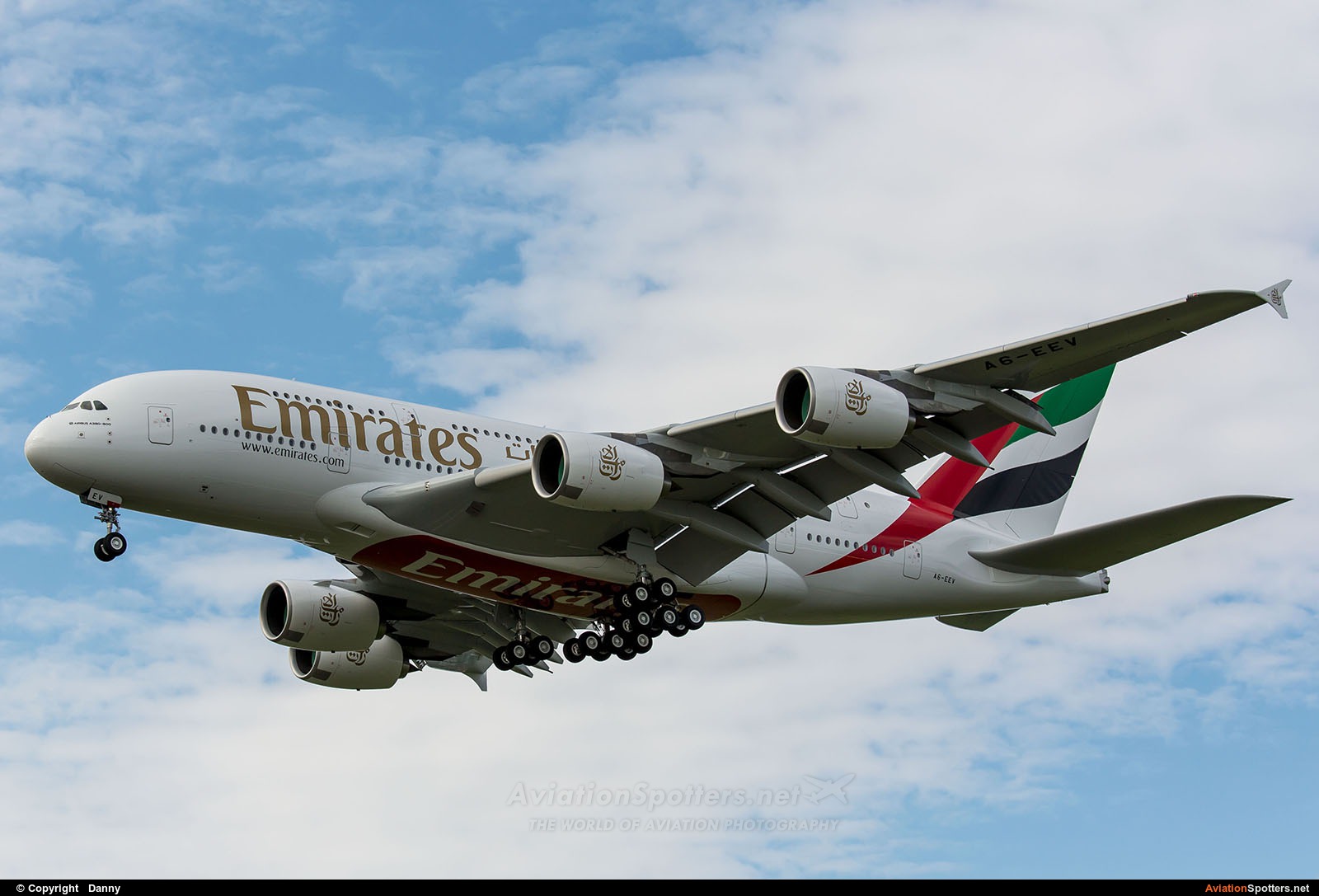 Emirates Airlines  -  A380-861  (A6-EEV) By Danny (Digdis)