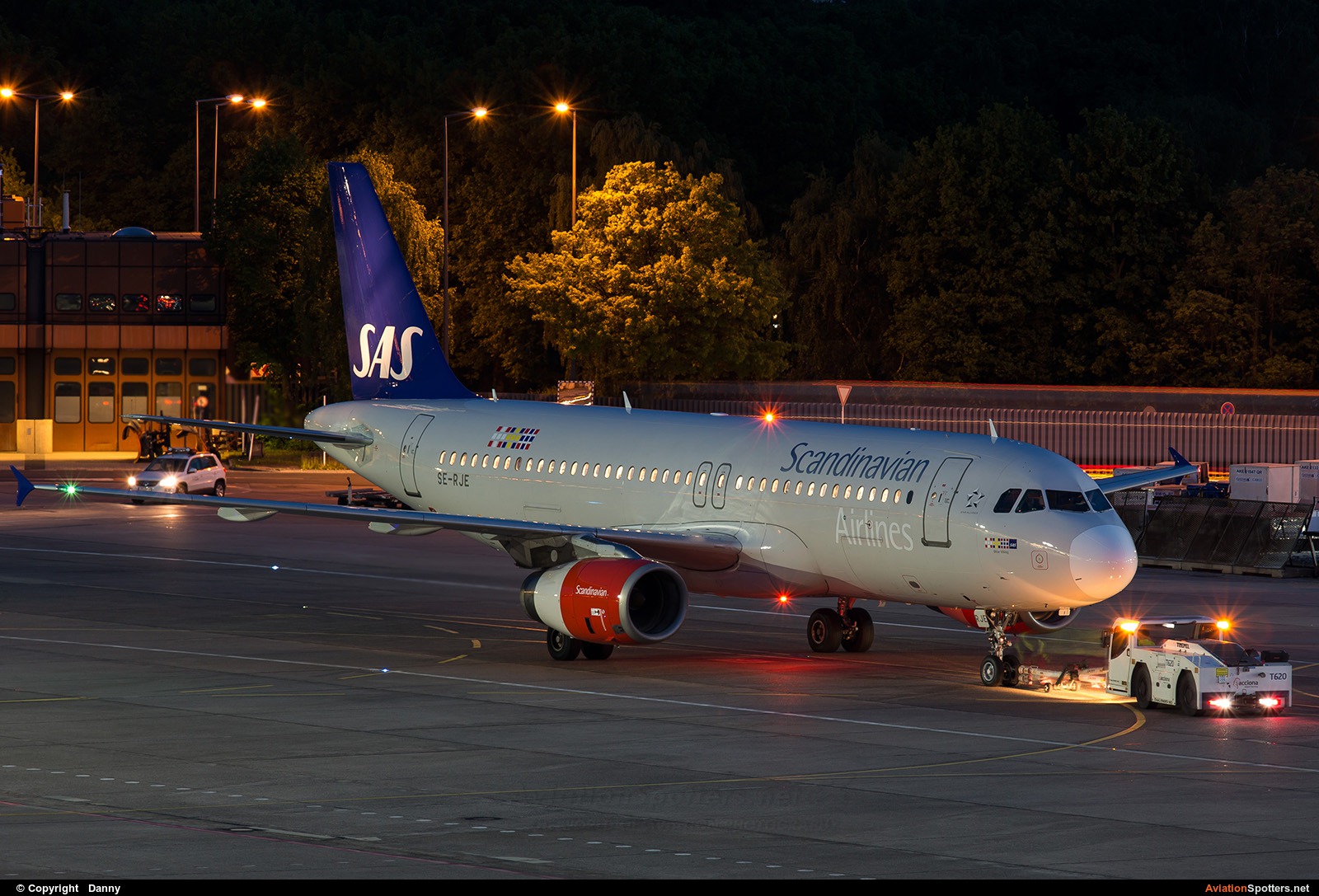 SAS - Scandinavian Airlines  -  A320-232  (SE-RJE) By Danny (Digdis)