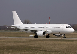 Airbus - A320-214 (YL-LCT) - hamori