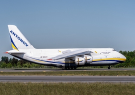 Antonov - An-124 (UR-82027) - Piciu