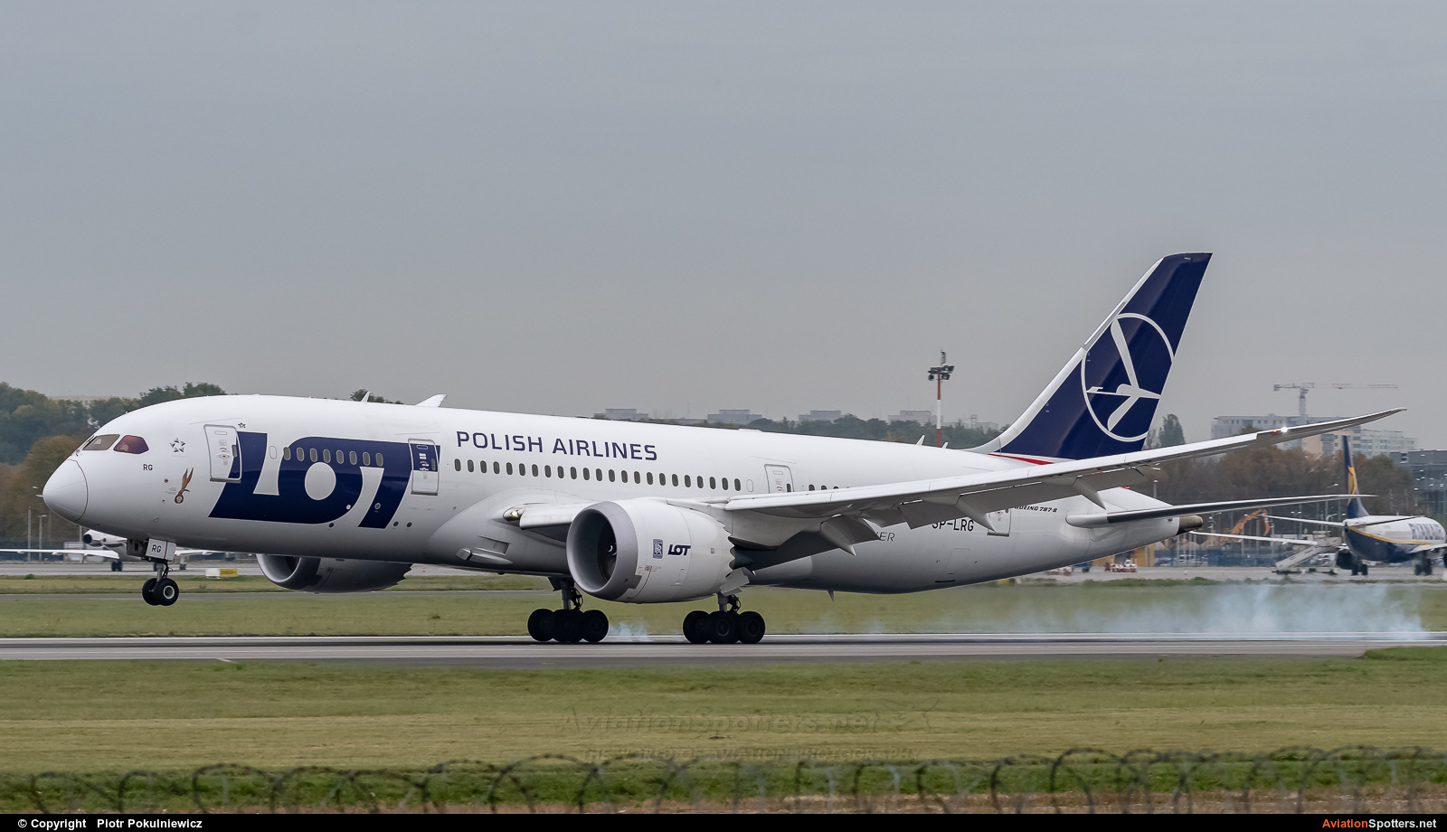 LOT - Polish Airlines  -  787-8 Dreamliner  (SP-LRG) By Piotr Pokulniewicz (Piciu)